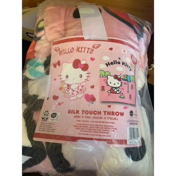 Hello Kitty Silk Touch Throw Blanket 60in X 70in Pink & Multicolor 100% Polyeste - Picture 2 of 3